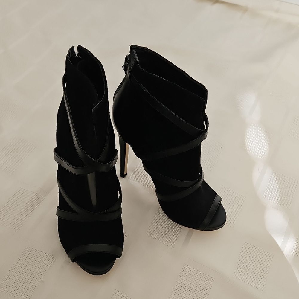 Elegant Black Stiletto Heels